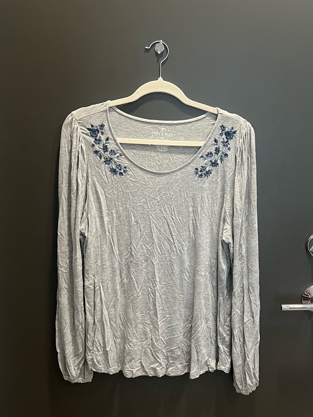American Eagle Soft & Sexy Floral Embroidered Long Sleeve Top – Size XL